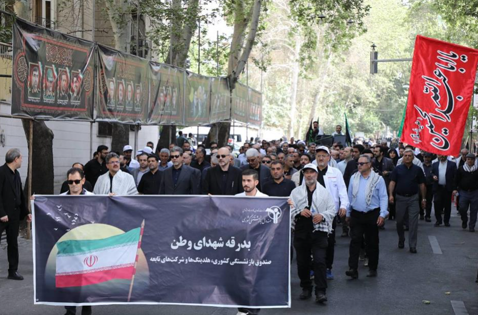 وداع با شهدای وطن؛ حضور مدیرعامل صندوق بازنشستگی کشوری در آیین بدرقه ۶۰ شهید وطن